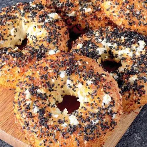 Cottage cheese bagels ready to be enjoyed.