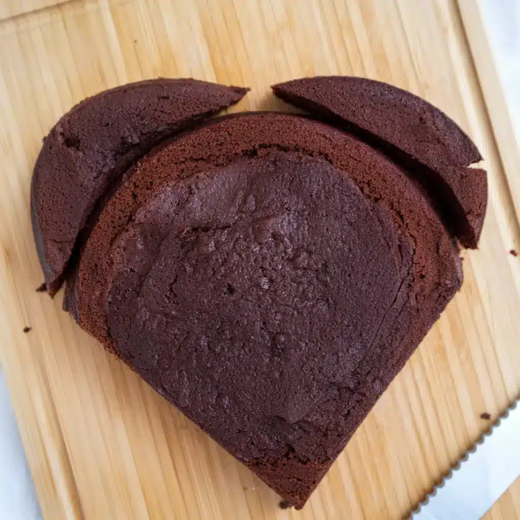 Delicious heart-shaped cake made of rich chocolate