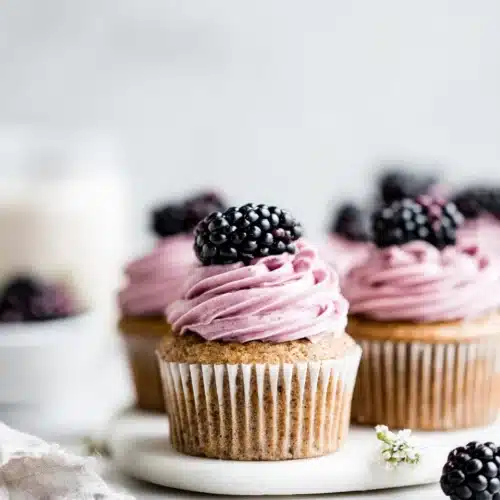 Delicious Blackberry Cupcakes You’ll Love 1 Delicious blackberry cupcakes with Earl Grey flavor.