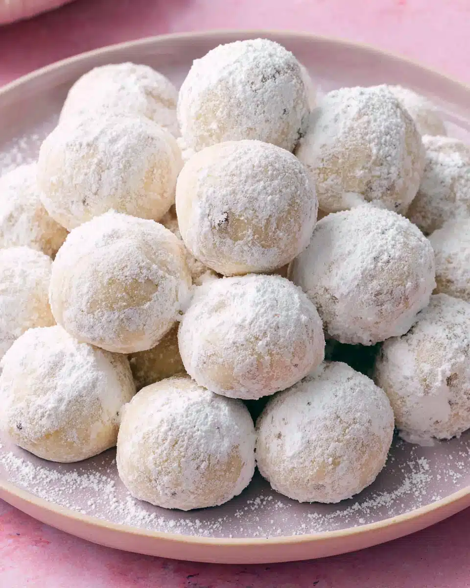 Delightful Snowball Cookies: A Simple Treat for Everyone