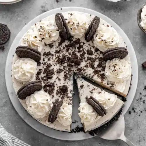 Decadent Oreo Dessert Recipes Collage for Everyone 1 Indulgent Oreo dessert recipe collage with cheesecake.