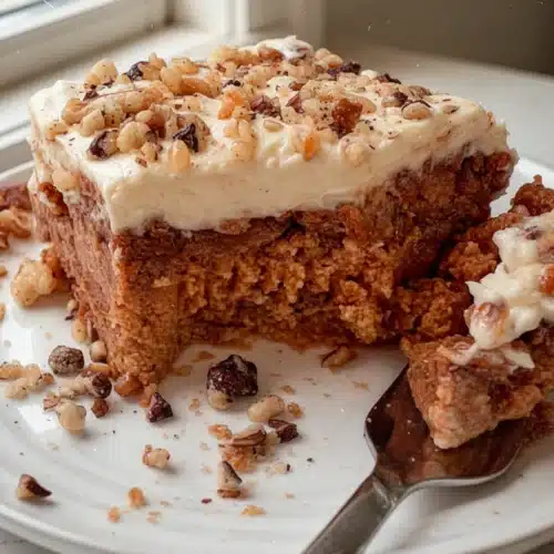 Layered pumpkin dessert for 4 people with cream cheese frosting and walnuts